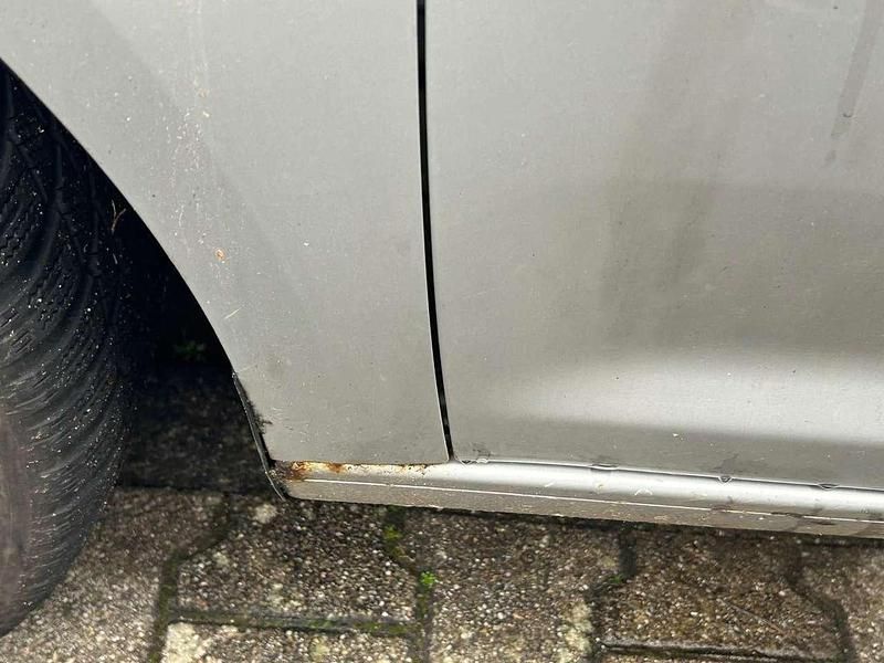 Gebraucht VW Touran Trendline 102 PS (75 kW) 2007 Van / Kleinbus