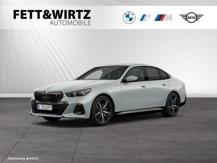 Brooklyn grau metallic Gebraucht 2025 BMW i5 M Sport Limousine | 57.473 € (Superpreis) - Bild 1/2