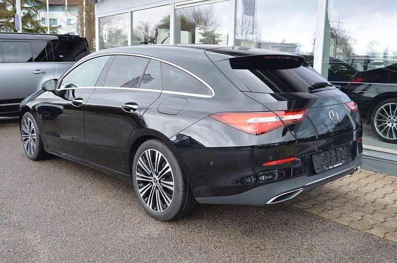 Gebraucht Mercedes CLA200 150 PS (110 kW) 2023 Nachtschwarz Kombi