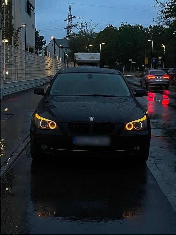 Gebraucht BMW 520 177 PS (130 kW) 2009 Schwarz Limousine