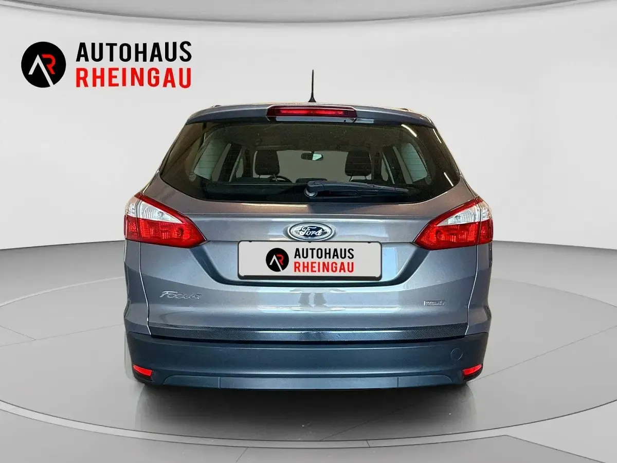 Usata Ford Focus Trend 101 CV (74 kW) 2013 Marrone Berlina