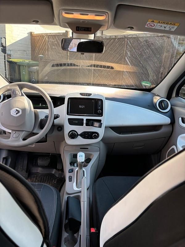 Gebraucht Renault Zoe 79 kW (108 PS) 2019 Weiß Kleinwagen