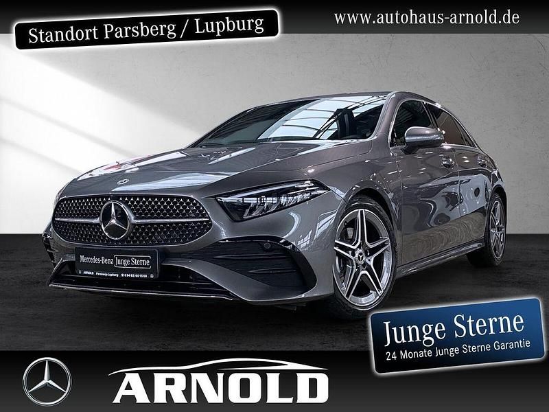 Mountaingrau (metallic) Gebraucht 2024 Mercedes A180 AMG Limousine | 28.940 € (Guter Preis) - Bild 1/4