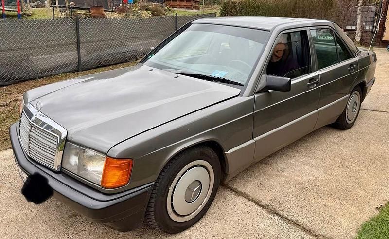 Gebraucht Mercedes 190 109 PS (80 kW) 1991 Andere farben Limousine