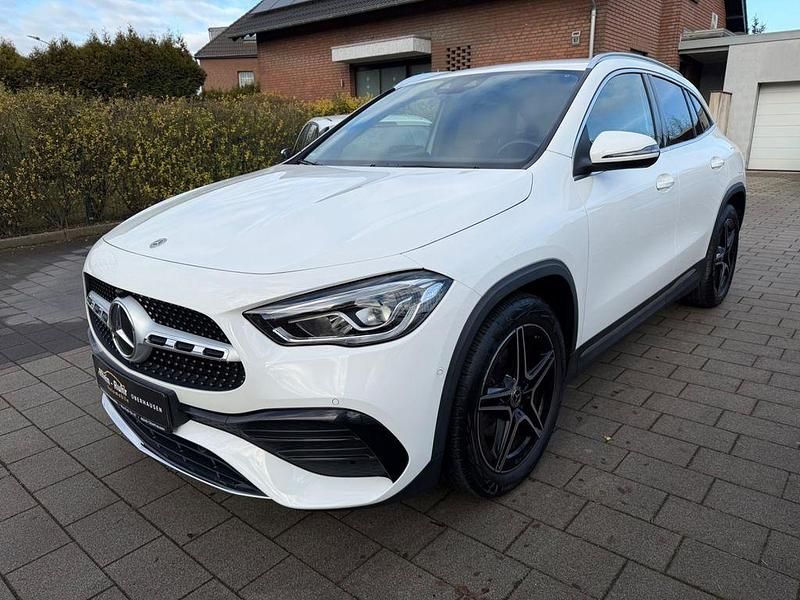 Gebraucht Mercedes GLA200 AMG line 163 PS (119 kW) 2020 Weiß SUV
