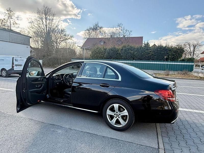Gebraucht Mercedes E200 Avantgarde 184 PS (135 kW) 2017 Schwarz Limousine