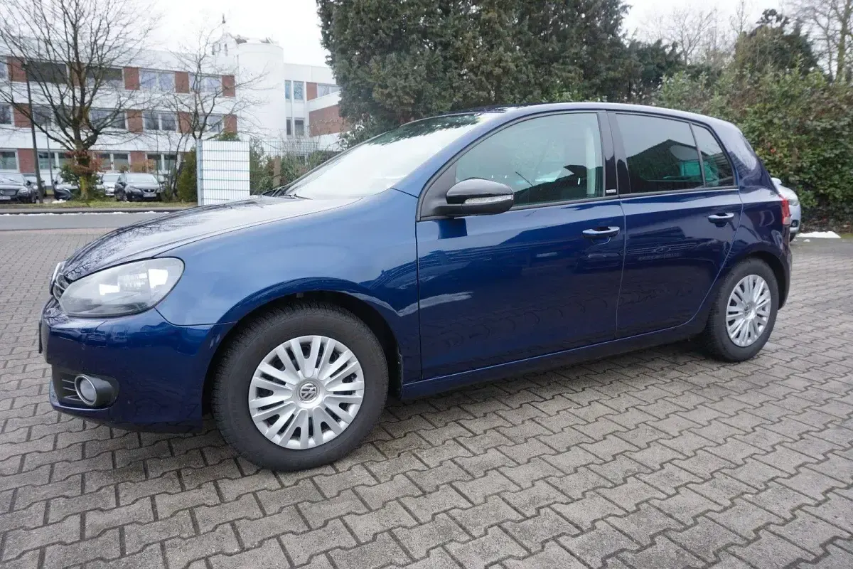 Gebraucht VW Golf VI Style 105 PS (77 kW) 2011 Blau Kleinwagen