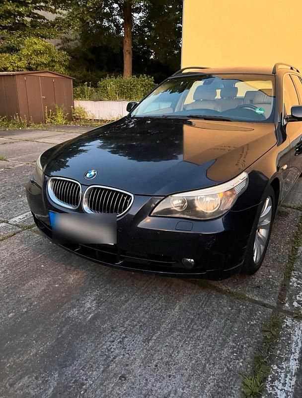 Gebraucht BMW 525 170 PS (125 kW) 2005 Blau Kombi