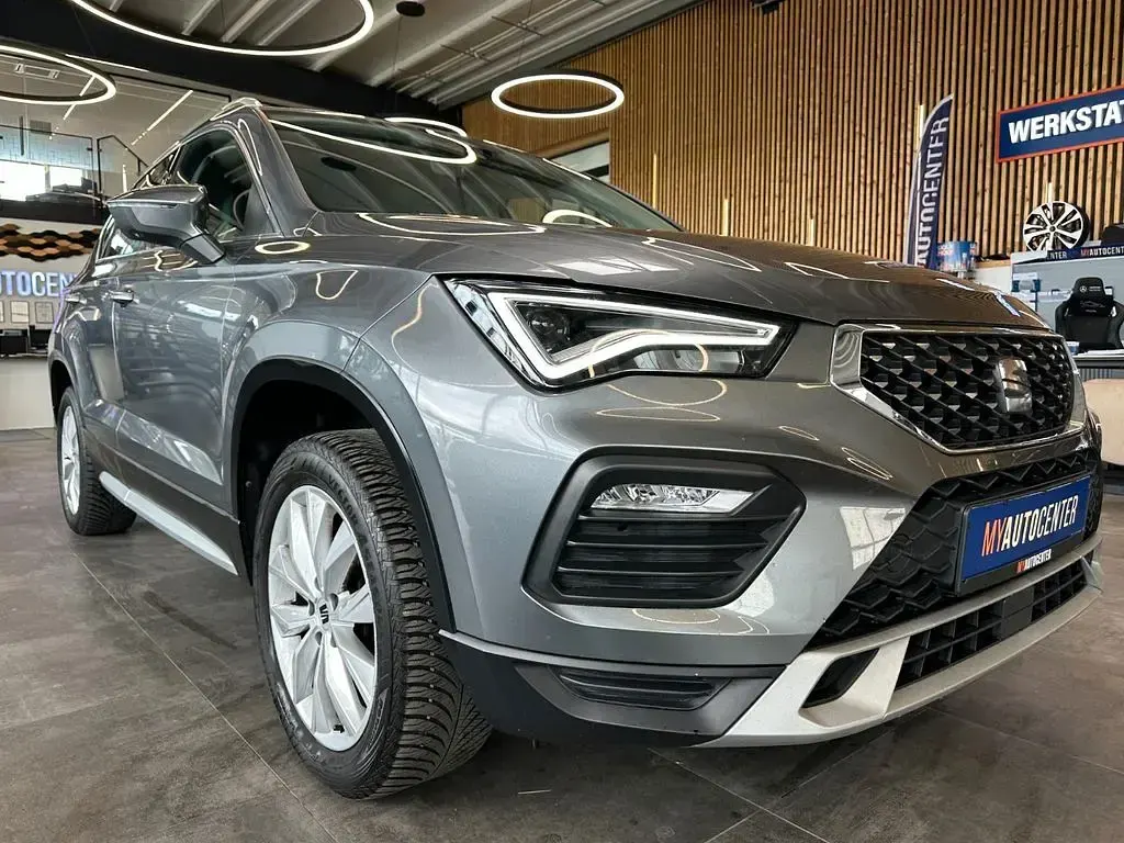 Usado Seat Ateca 150 CV (110 kW) 2025 Gris SUV
