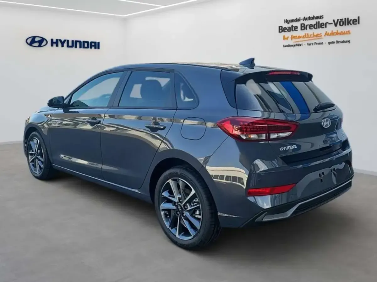 Neu Hyundai i30 Trend 150 PS (110 kW) 2026 Ecotronic grey / mic Limousine