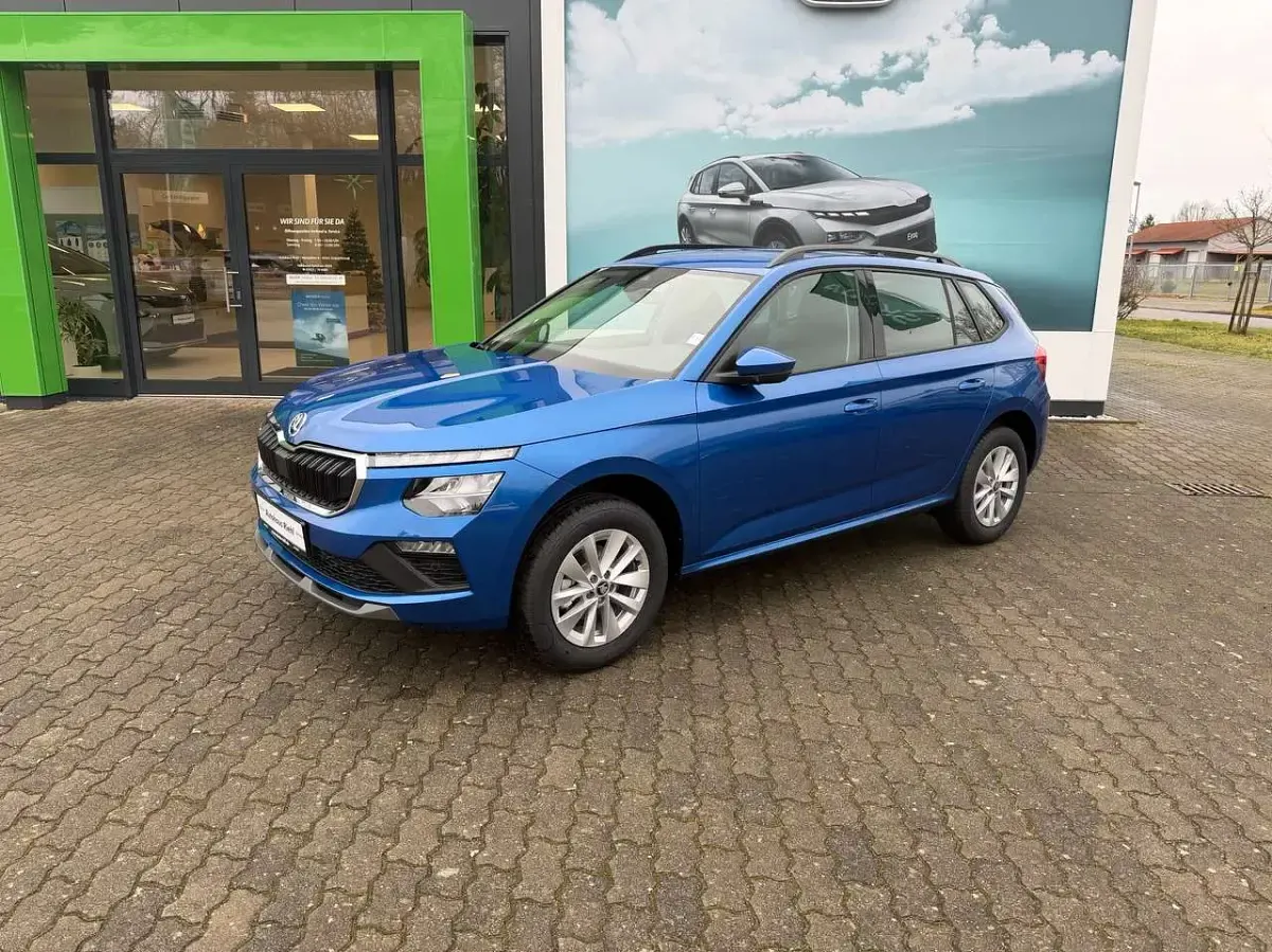 Neu Skoda Kamiq Selection 116 PS (85 kW) 2026 Raceblau metallic SUV