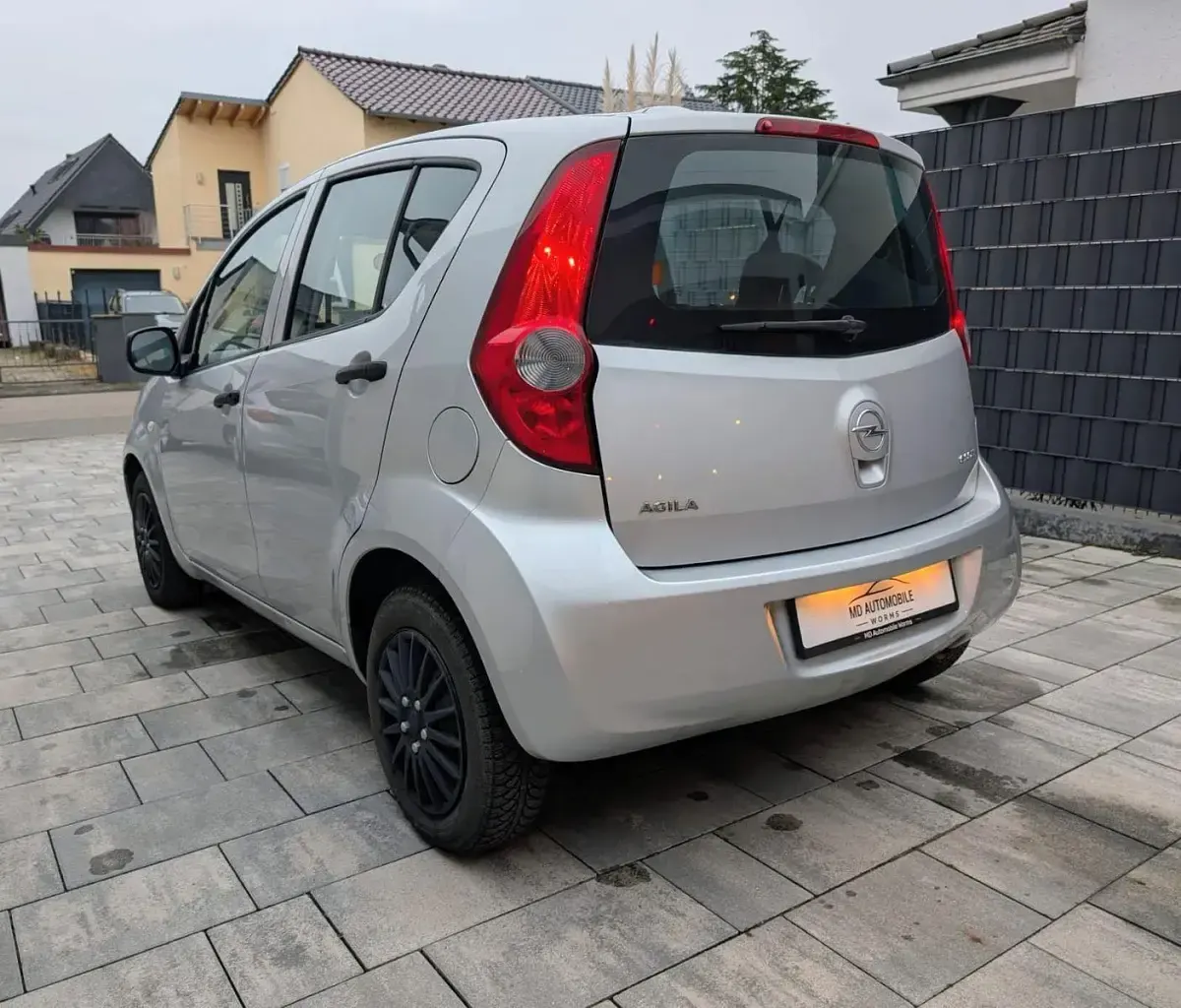 Gebraucht Opel Agila 65 PS (47 kW) 2011 Grau Kleinwagen