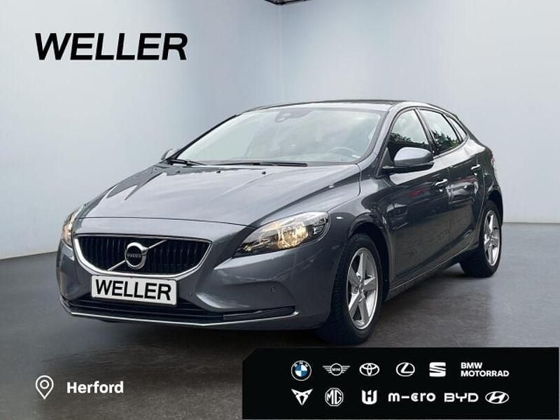 Grau Gebraucht 2018 Volvo V40 Kombi | 17.390 € (Fairer Preis) - Bild 1/3