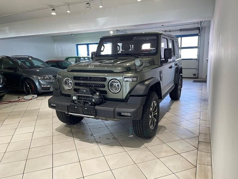 Neu BAW 212 166 PS (122 kW) 2026 Grün metallic