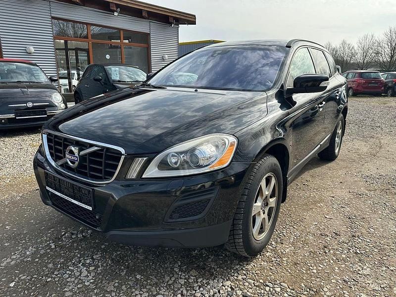Gebraucht Volvo XC60 Kinetic 163 PS (119 kW) 2012 Schwarz SUV