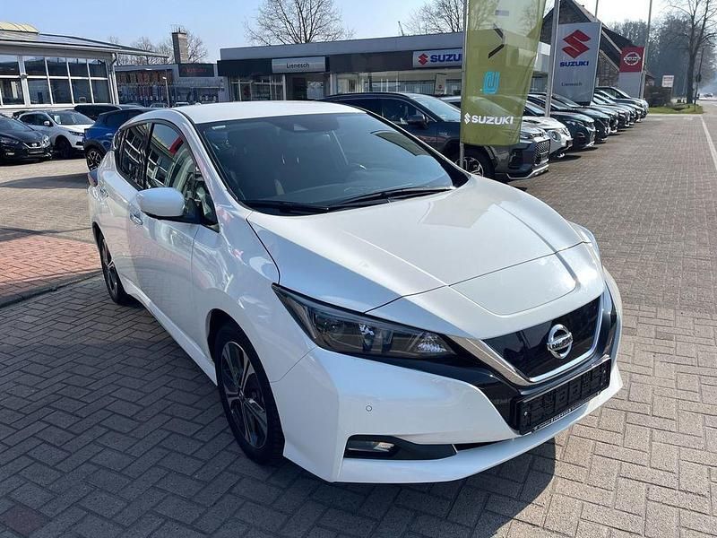 Gebraucht Nissan Leaf N-Connecta 110 kW (150 PS) 2022 Weiß Kleinwagen