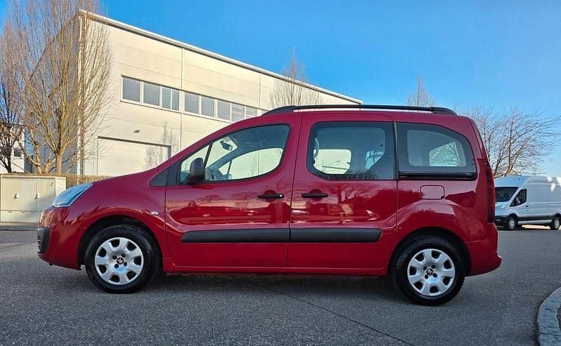 Gebraucht Peugeot Partner Tepee Active 99 PS (72 kW) 2016 Rot Van / Kleinbus