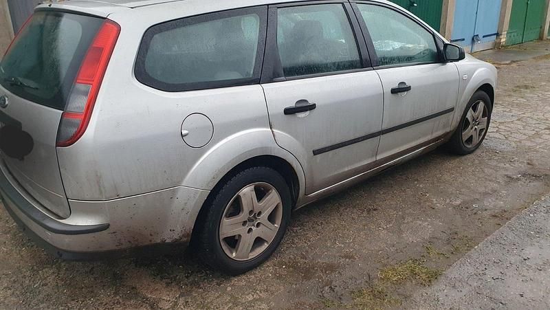 Second-hand Ford Focus 116 CP (85 kW) 2006 Argintiu Break