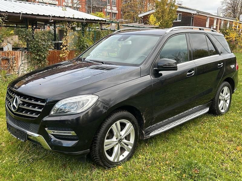 Gebraucht Mercedes ML350 258 PS (189 kW) 2013 Schwarz SUV