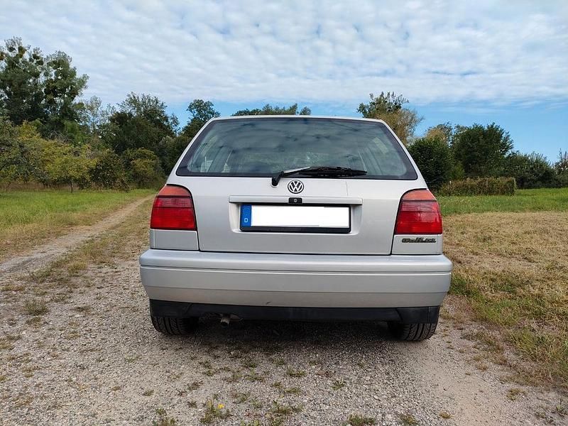 Gebraucht VW Golf III 75 PS (55 kW) 1995 Silber Limousine