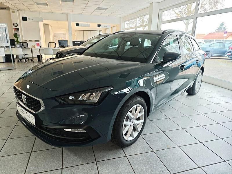 Neu Seat Leon Style 116 PS (85 kW) 2025 Blau Limousine