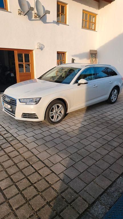 Gebraucht Audi A4 Design 150 PS (110 kW) 2018 Weiß Kombi