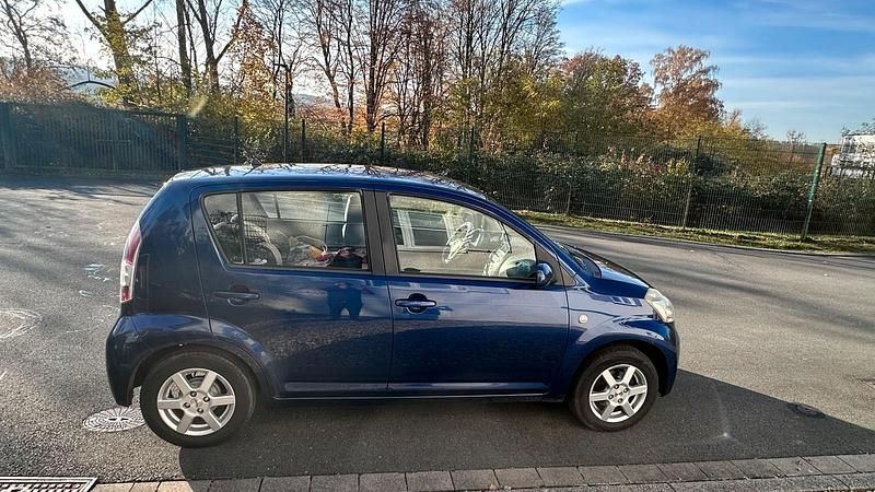 Gebraucht Daihatsu Sirion 87 PS (63 kW) 2006 Blau Kleinwagen