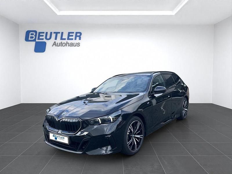 Schwarz Gebraucht 2025 BMW 520 M Sport Kombi | 59.450 € (Fairer Preis) - Bild 1/4