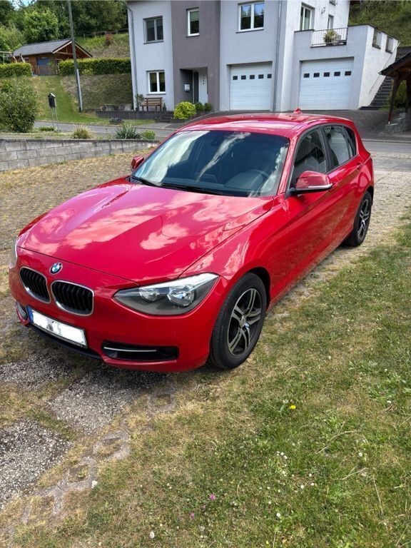 Rot Gebraucht 2013 BMW 118 Performance Kleinwagen | 6.100 € (Superpreis) - Bild 1/4