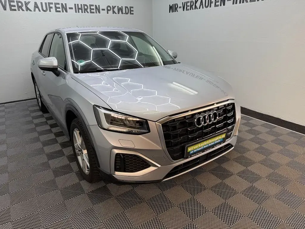 Gebraucht Audi Q2 Advanced 150 PS (110 kW) 2022 Silber SUV