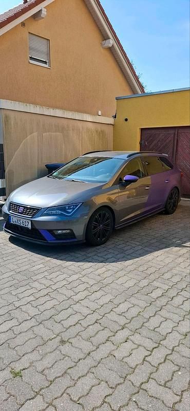Grau Gebraucht 2017 Seat Leon ST Kombi | 9.800 € (Guter Preis) - Bild 1/4