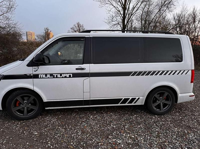 Gebraucht VW Multivan Trendline 102 PS (75 kW) 2018 Weiß Van / Kleinbus