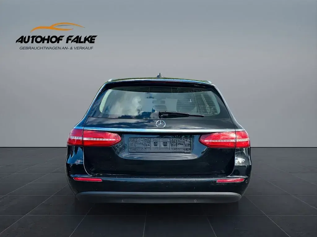Gebraucht Mercedes E200 150 PS (110 kW) 2018 Schwarz Kombi