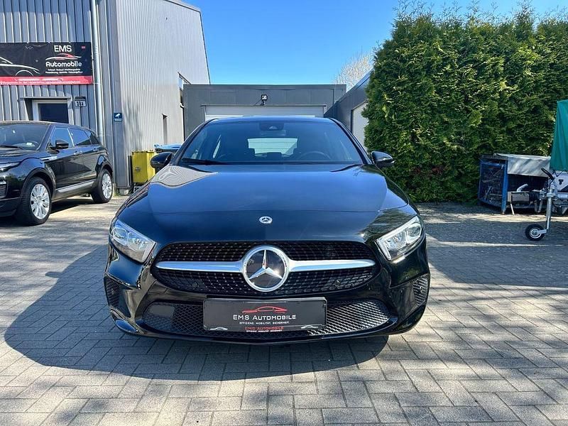 Gebraucht Mercedes A180 136 PS (100 kW) 2021 Schwarz Limousine