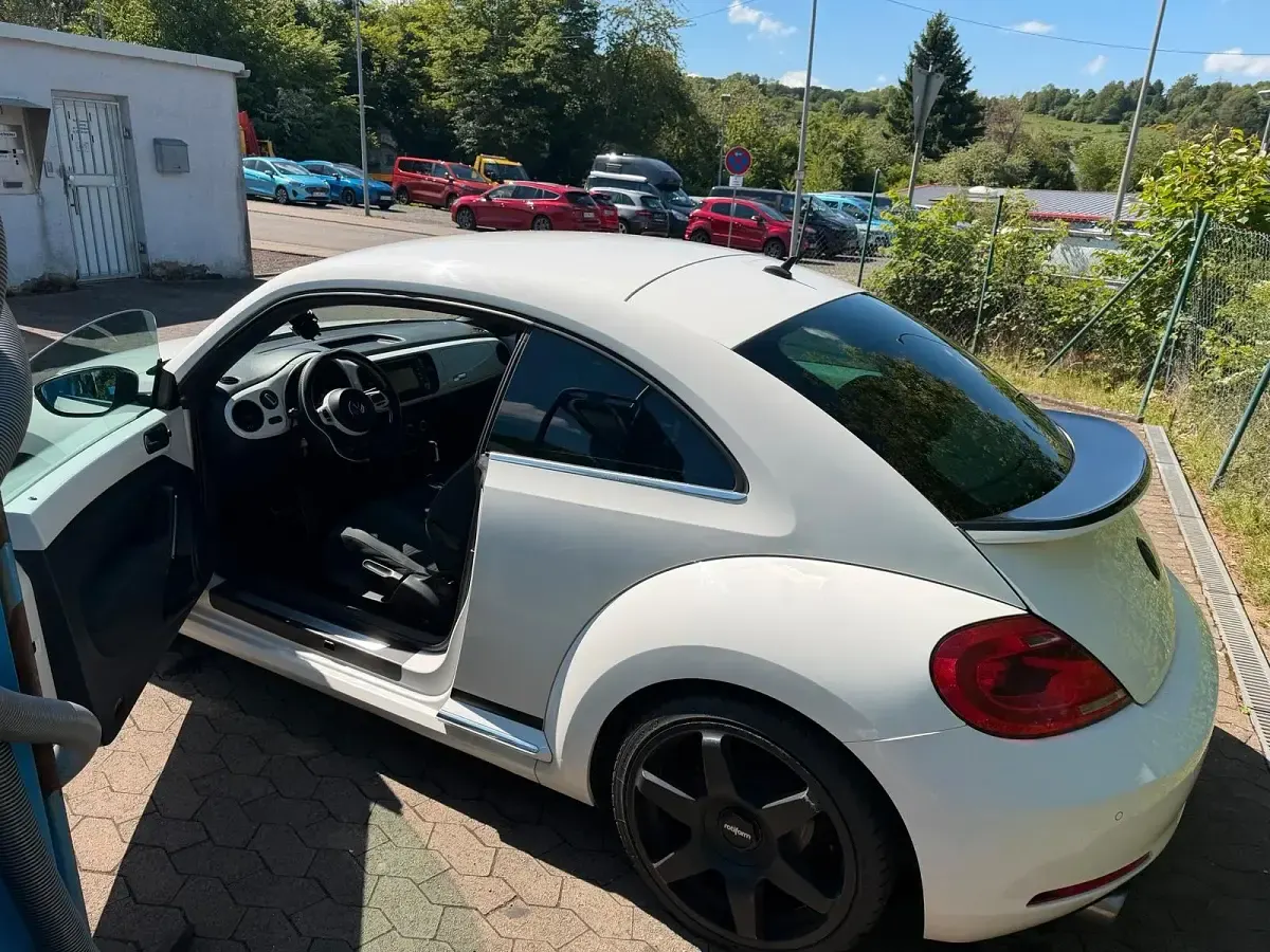Używany VW Beetle 230 KM (169 kW) 2012 Biały Hatchback