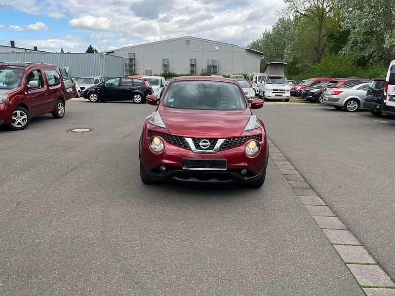 Usado Nissan Juke Acenta 117 HP (86 kW) 2015 Vermelho SUV