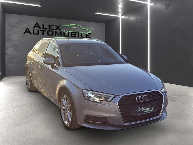 Gebraucht Audi A3 Design 116 PS (85 kW) 2018 Silber Limousine