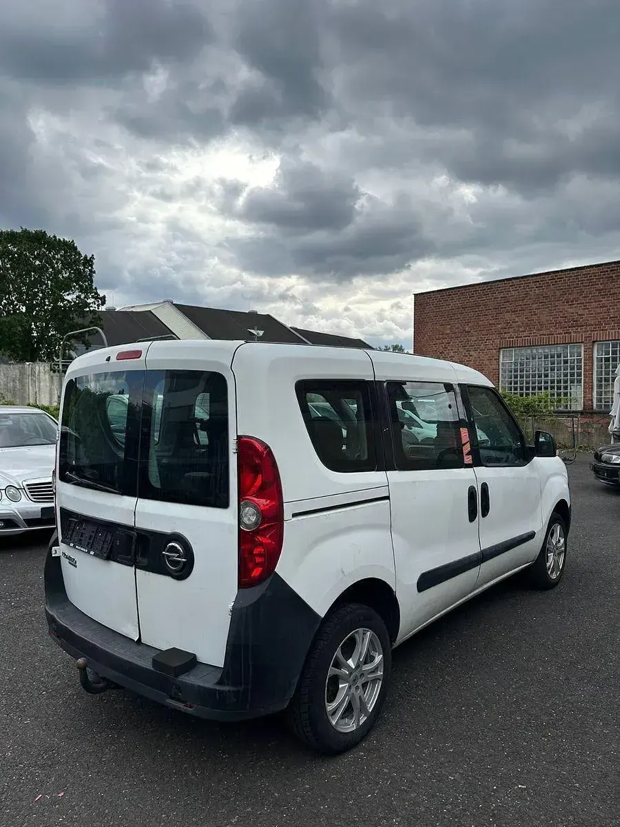 Occasion Opel Combo Edition 95 ch (69 kW) 2016 Blanc Monospace