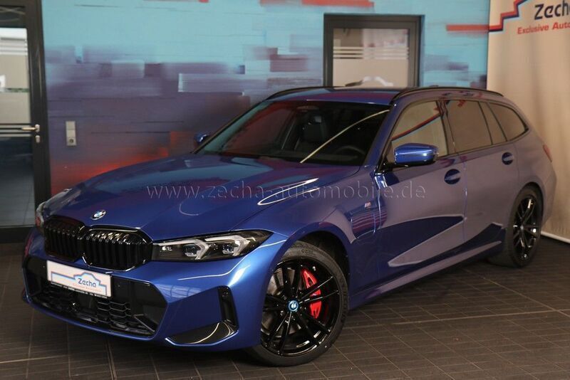Blau Gebraucht 2024 BMW 330e Performance Limousine | 45.900 € (Fairer Preis) - Bild 1/4