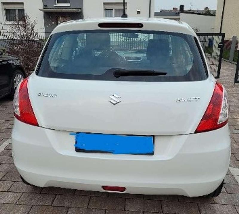 Gebraucht Suzuki Swift 94 PS (69 kW) 2011 Weiß Kleinwagen