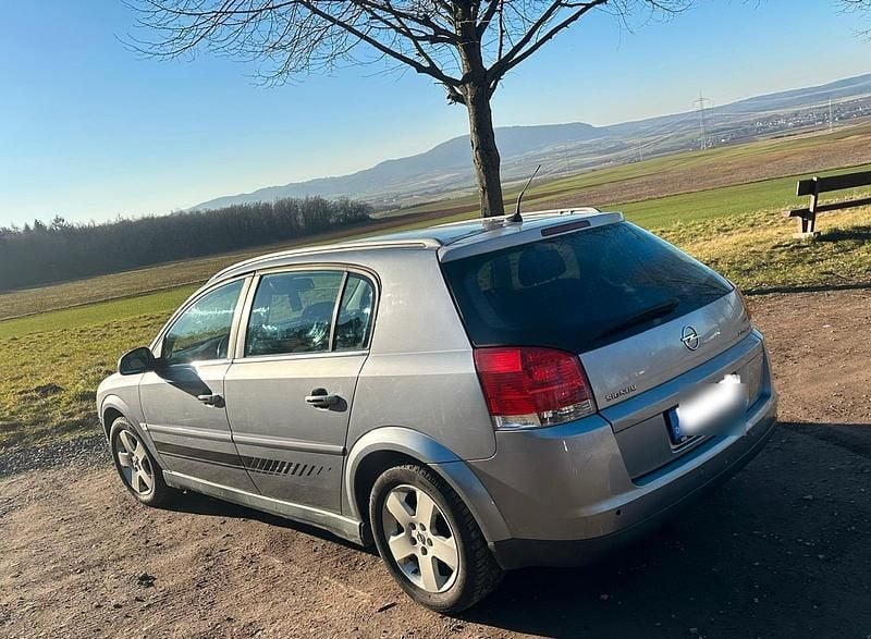Grau Gebraucht 2005 Opel Signum Kleinwagen | 1.999 € (Fairer Preis) - Bild 1/4