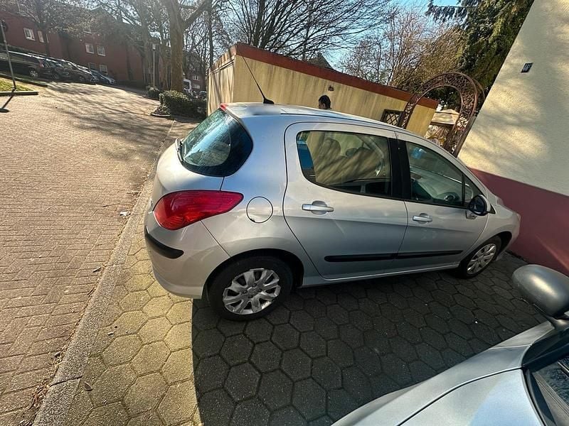Gebraucht Peugeot 308 90 PS (66 kW) 2009 Silber Kombi