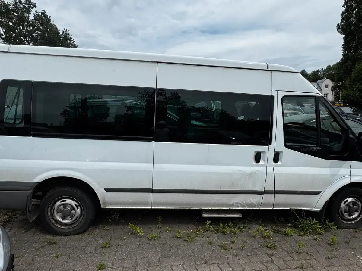 Gebraucht Ford Tourneo 125 PS (91 kW) 2012 Weiß Van / Kleinbus