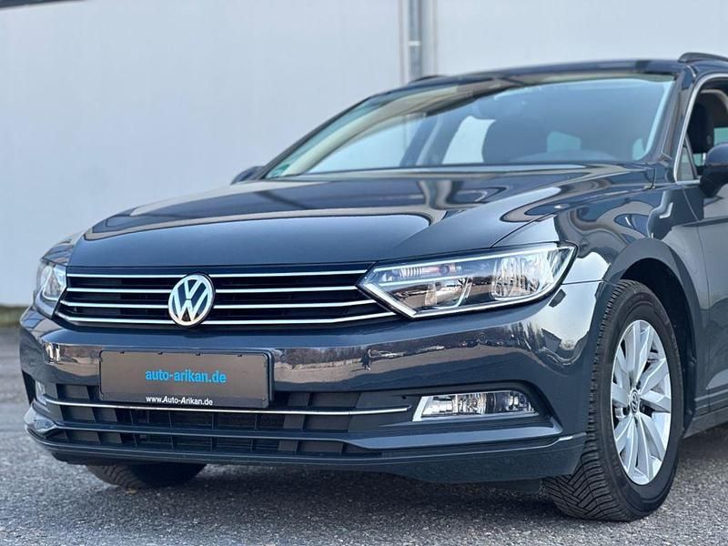 Uranograu Gebraucht 2019 VW Passat Kombi | 16.780 € (Guter Preis) - Bild 1/4