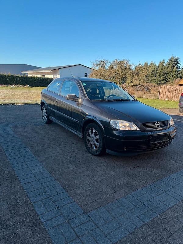 Schwarz Gebraucht 2001 Opel Astra Coupé | 999 € (Fairer Preis) - Bild 1/4