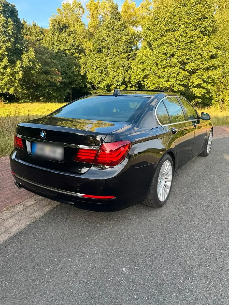 Gebraucht BMW 730 258 PS (189 kW) 2013 Schwarz Limousine