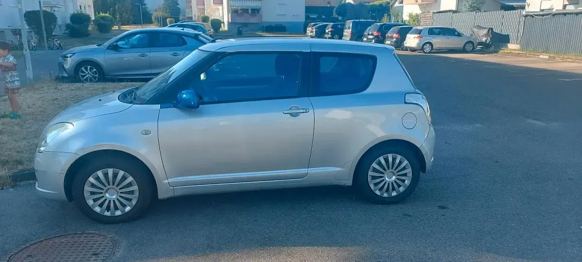 Gebraucht Suzuki Swift 92 PS (67 kW) 2007 Silber Kleinwagen