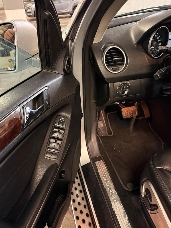 Gebraucht Mercedes ML350 231 PS (169 kW) 2011 Silber SUV