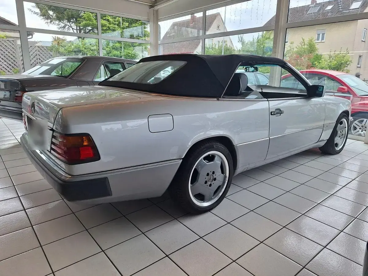 Gebraucht Mercedes 300 220 PS (161 kW) 1993 Silber Cabrio