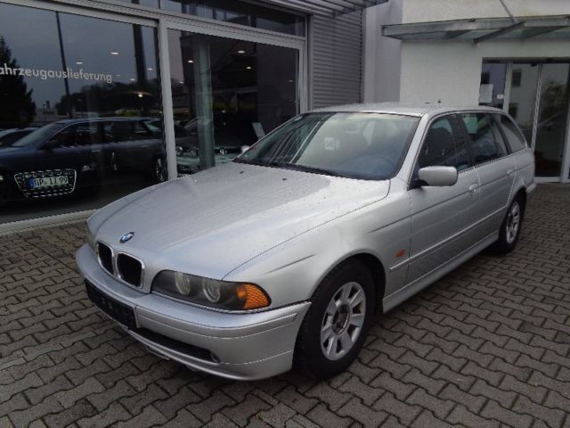 Gebraucht BMW 525 163 PS (119 kW) 2002 Silber metallic Kombi